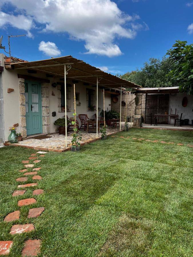 Maison de campagne pour 2 personnes, avec vue ainsi que terrasse et jardin, animaux acceptés à Oristano - 2