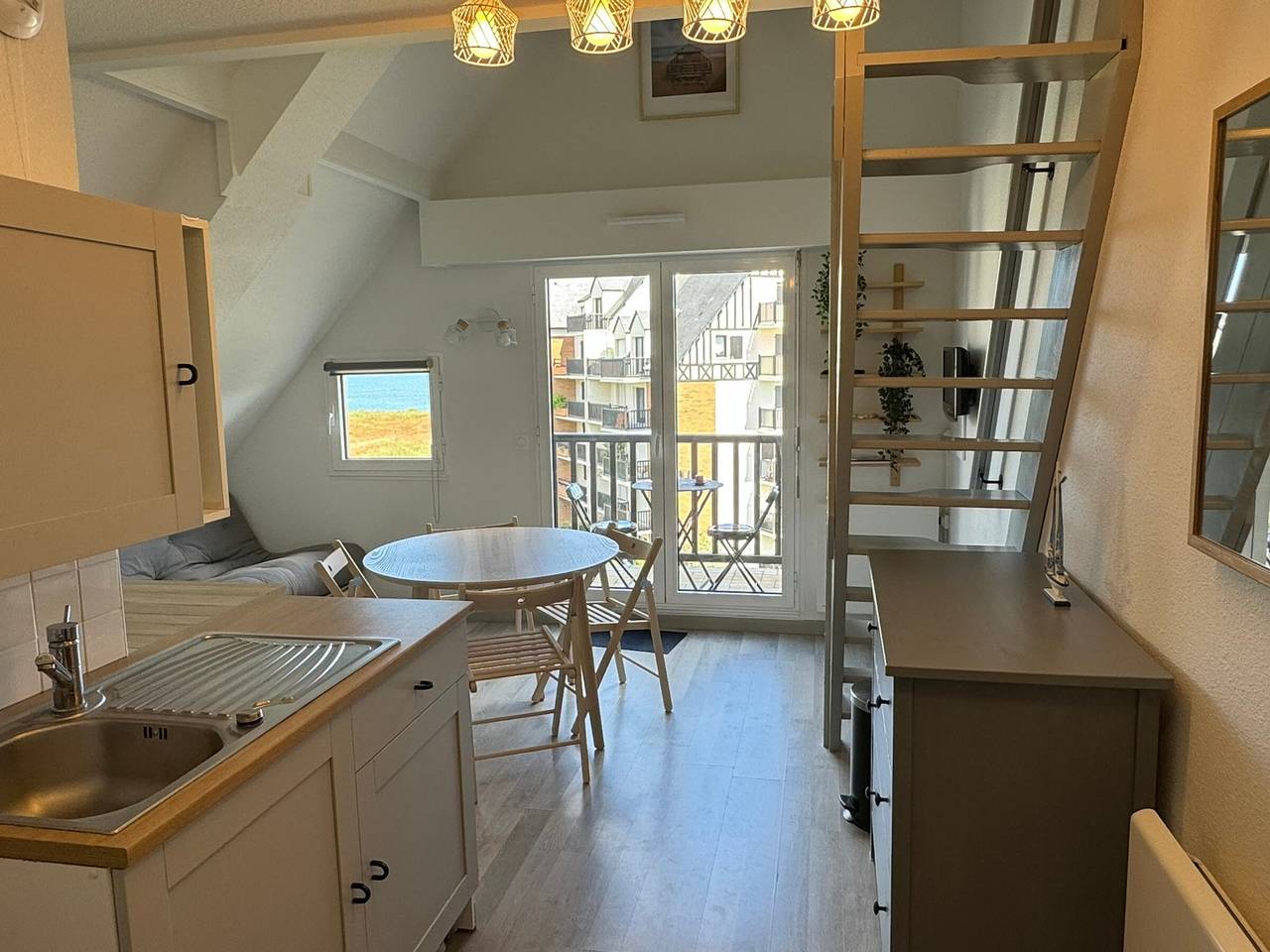 Appartement entier, Appartement rénové 2 pièces, face mer, Cabourg in Cabourg, Région de Caen