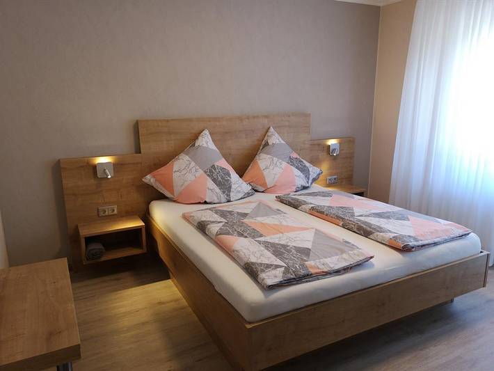 Ferienwohnung für 4 Personen, mit Balkon und Terrasse in Zell (Mosel) - 2