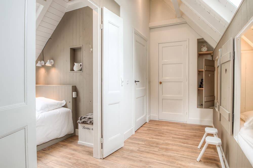 Ganze Wohnung, Attraktive Wohnung im Zentrum am Kanal in Dongeradeel, Niederländische Nordsee