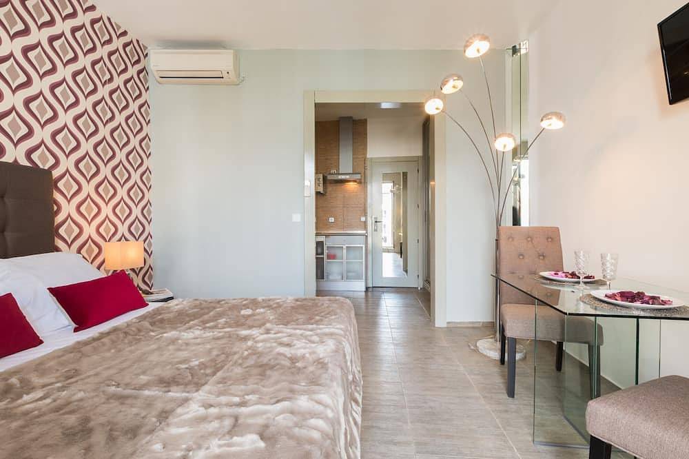 Entire apartment, Santa Ana Boutique Viii apartment  in Madrid in Centro (Madrid), Madrid