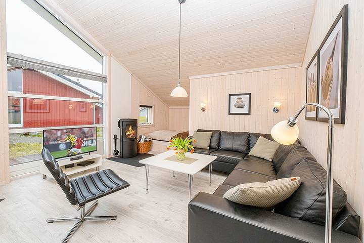 Ferienhaus für 8 Personen, mit Sauna und Terrasse sowie Whirlpool in Großenbrode - 2