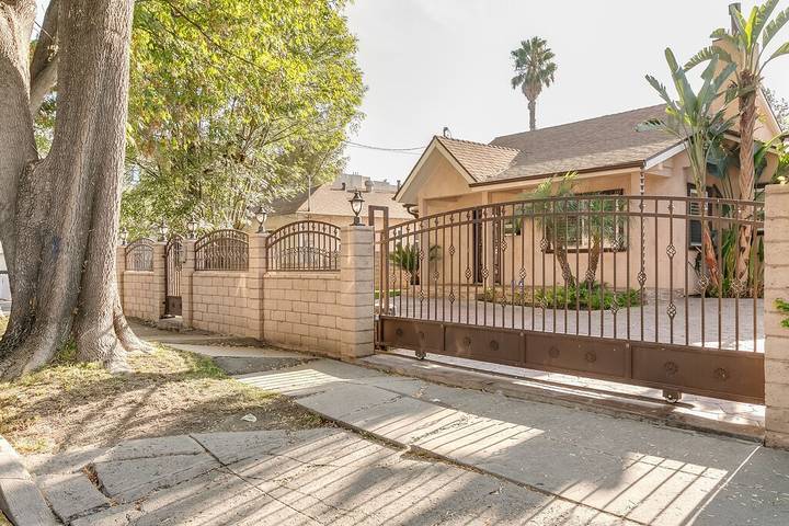 Holiday rental for 6 people, with garden and terrace in Los Angeles