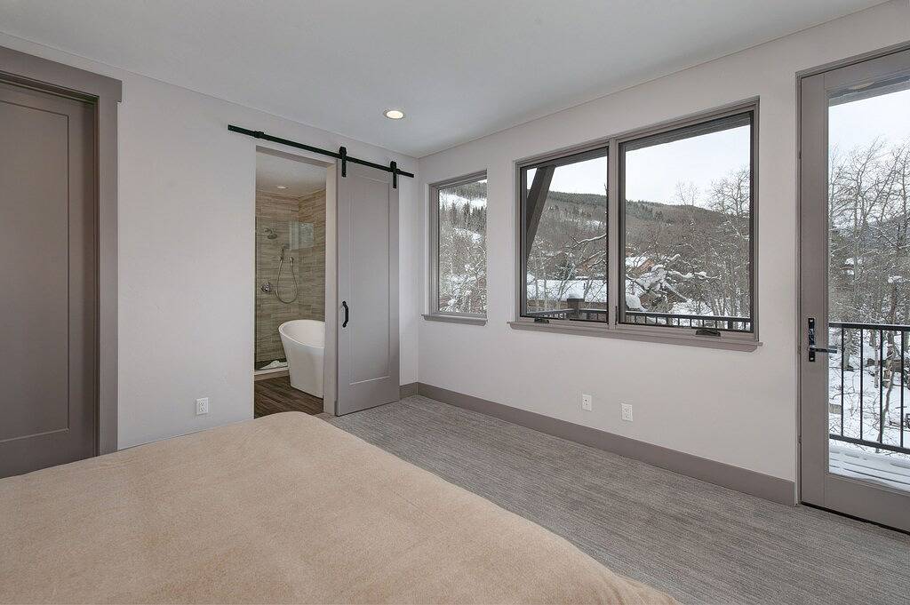 Stunning, Modern, Brand New Luxury in the Sanctuary at Keystone with Private Hot Tub in Arapahoe Basin