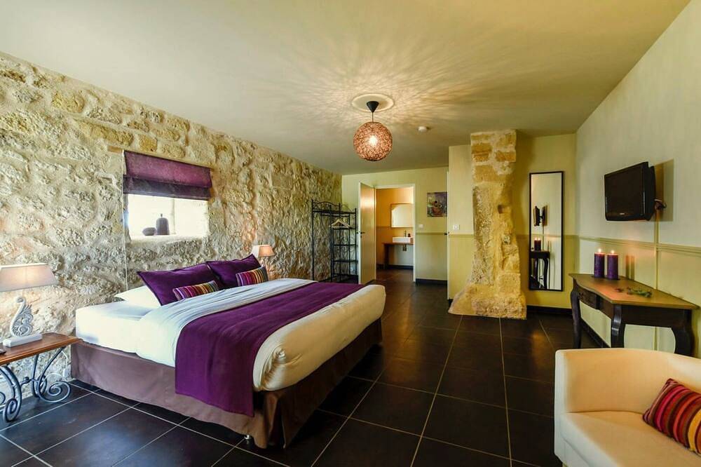 B & B au milieu des vignes de Bordeaux - chambre dans une grange convertie en caractère in Les Salles-de-Castillon, Région de Libourne