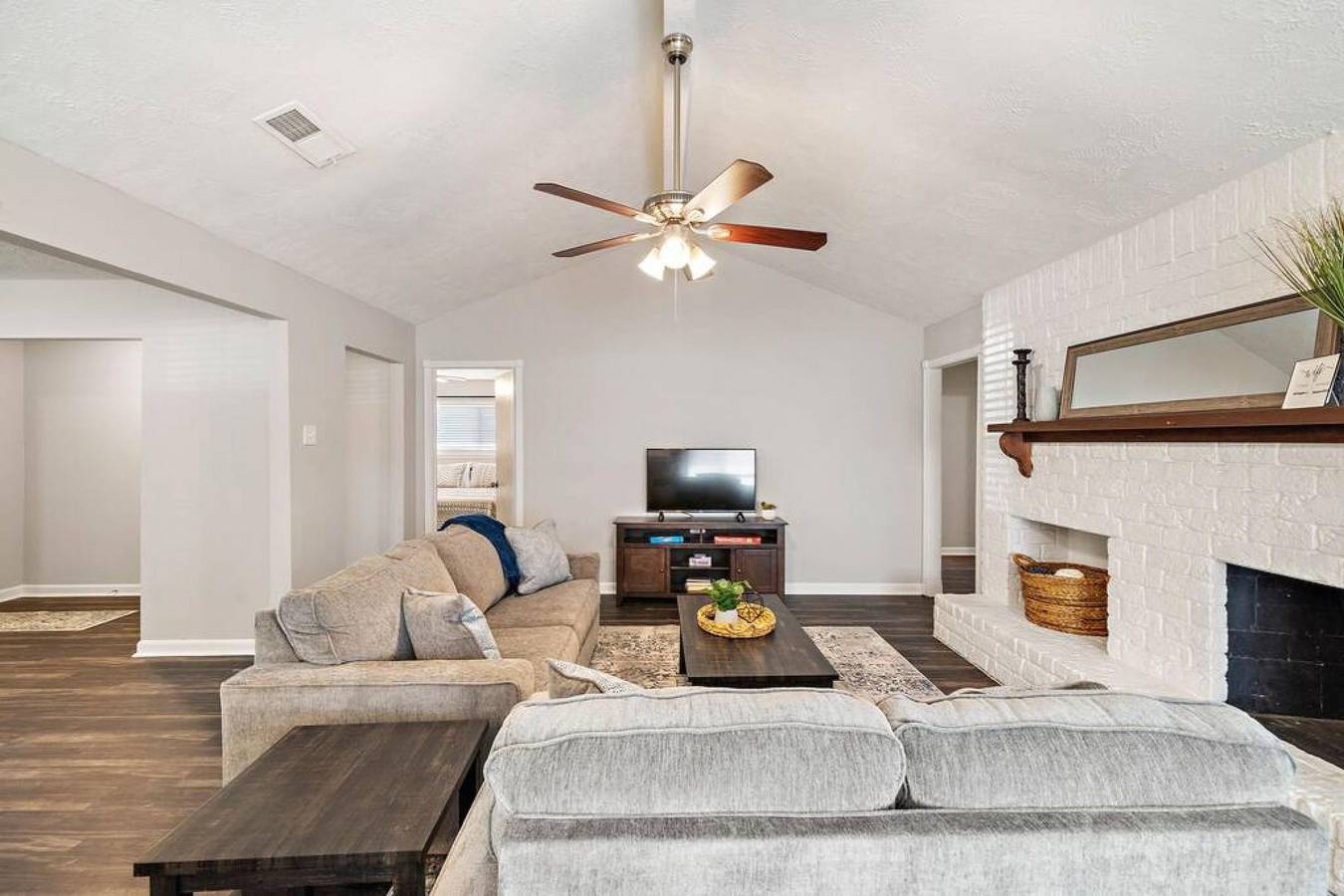 Large South Houston gem with covered patio seating in Houston, Harris County