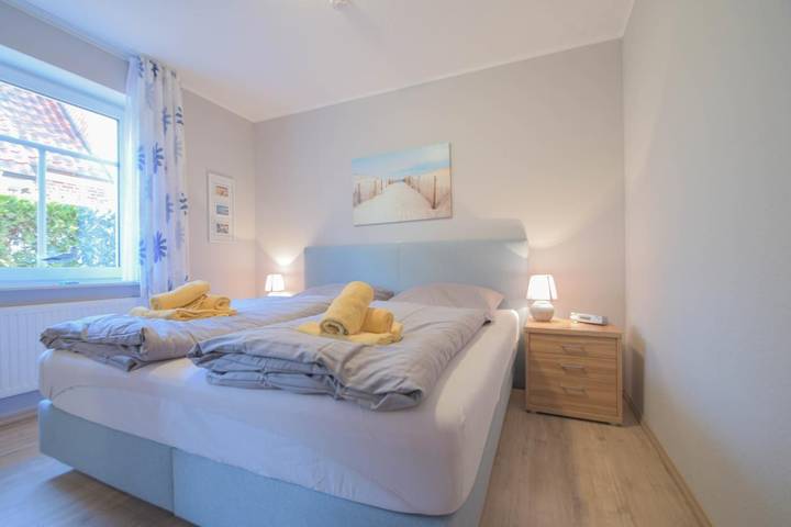 Hütte für 2 Personen, mit Terrasse und Garten in Norddeich