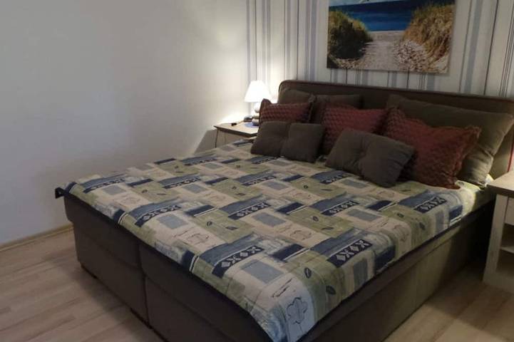 Appartement entier, Appartement avec vue imprenable sur mer directement au-dessus de la promenade de la plage in Sassnitz, Parc national Jasmund
