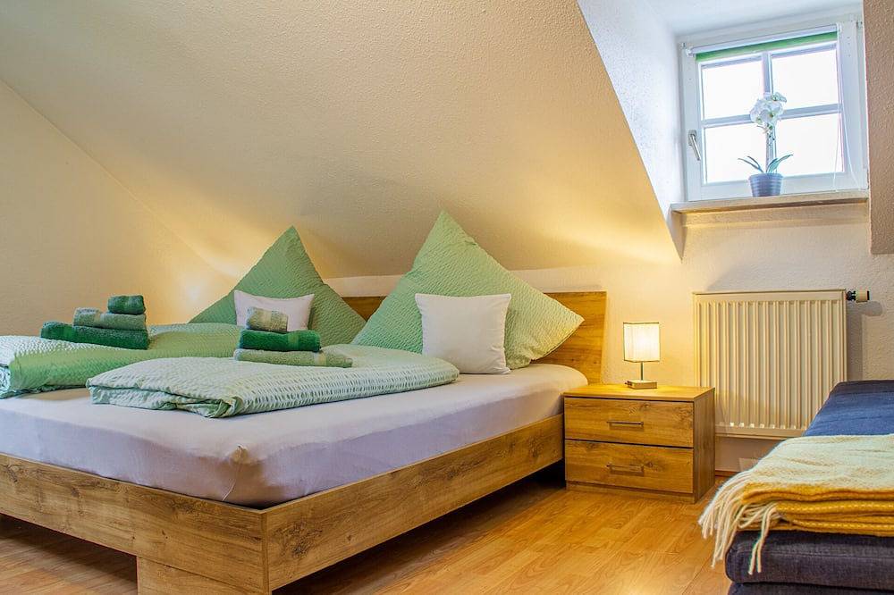 Ganze Wohnung, Zentral gelegene Ferienwohnung mit Berg- und Seeblick. 5 Min. vom See entfernt. in Schliersee, Alpenland Tegernsee Schliersee