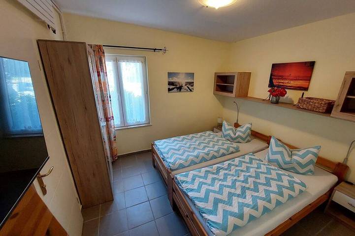 Bungalow für 2 Personen, mit Terrasse und Garten in Sassnitz