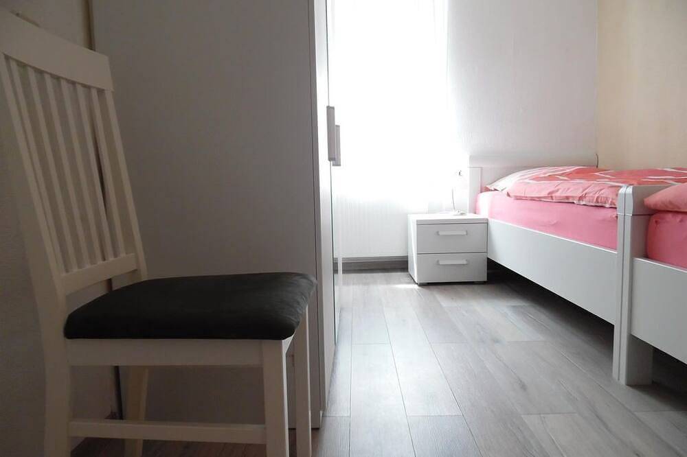 Ganze Wohnung, Ferienwohnung Glock - 4-Bettwohnung in Höhr-Grenzhausen, Westerwald