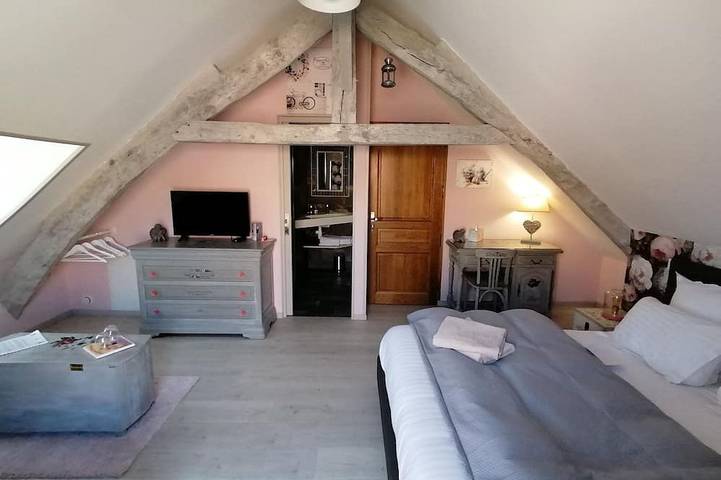 Gîte pour 4 personnes, avec jacuzzi et jardin ainsi que piscine et sauna à Magny-le-Désert - 3