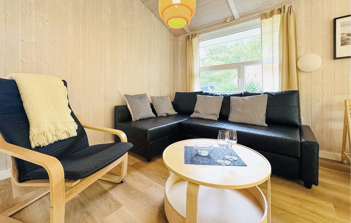 2BR Apartment am Strand mit Parkplatz und Terrasse in Schönhagen, Brodersby