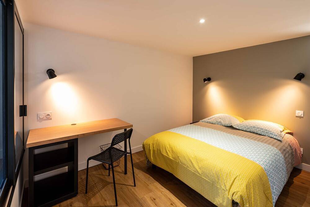 Ganze Wohnung, A little bit of greenery and calm in the middle of the city! The 3rd. in La Roche-sur-Yon, Loire-Tal