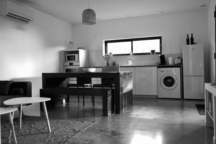 Gîte pour 2 personnes, avec vue et jardin à Vendémian - 4