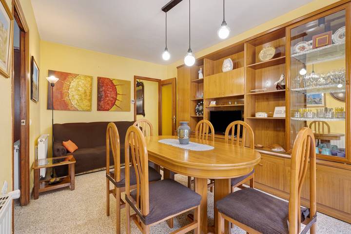 Hel lejlighed, Apartment 'Can Molone' with Wi-Fi in Cornudella de Montsant, Montsant DO