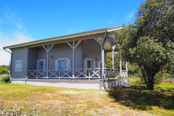 Gîte pour 8 personnes, avec terrasse et jardin à Brousses-et-Villaret