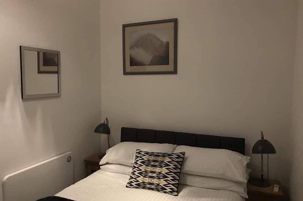 Traditional Lakeland Hideaway Cottage for two, close to the Lakes and Dales in Cumbria