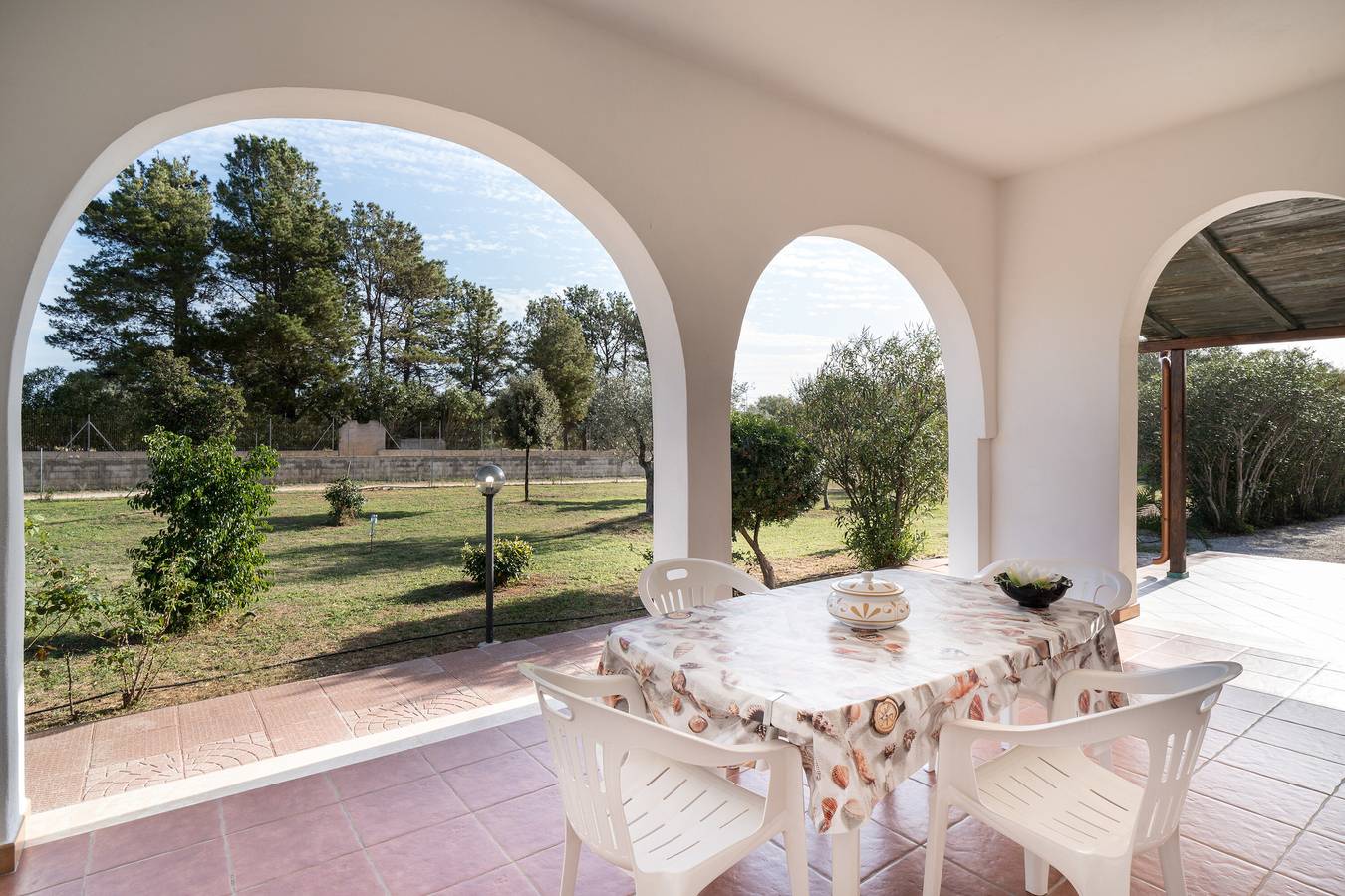 Casa de vacaciones 'Villa Sa Mela 28' con Wi-Fi, terraza privada y jardín in Cala Liberotto, Orosei