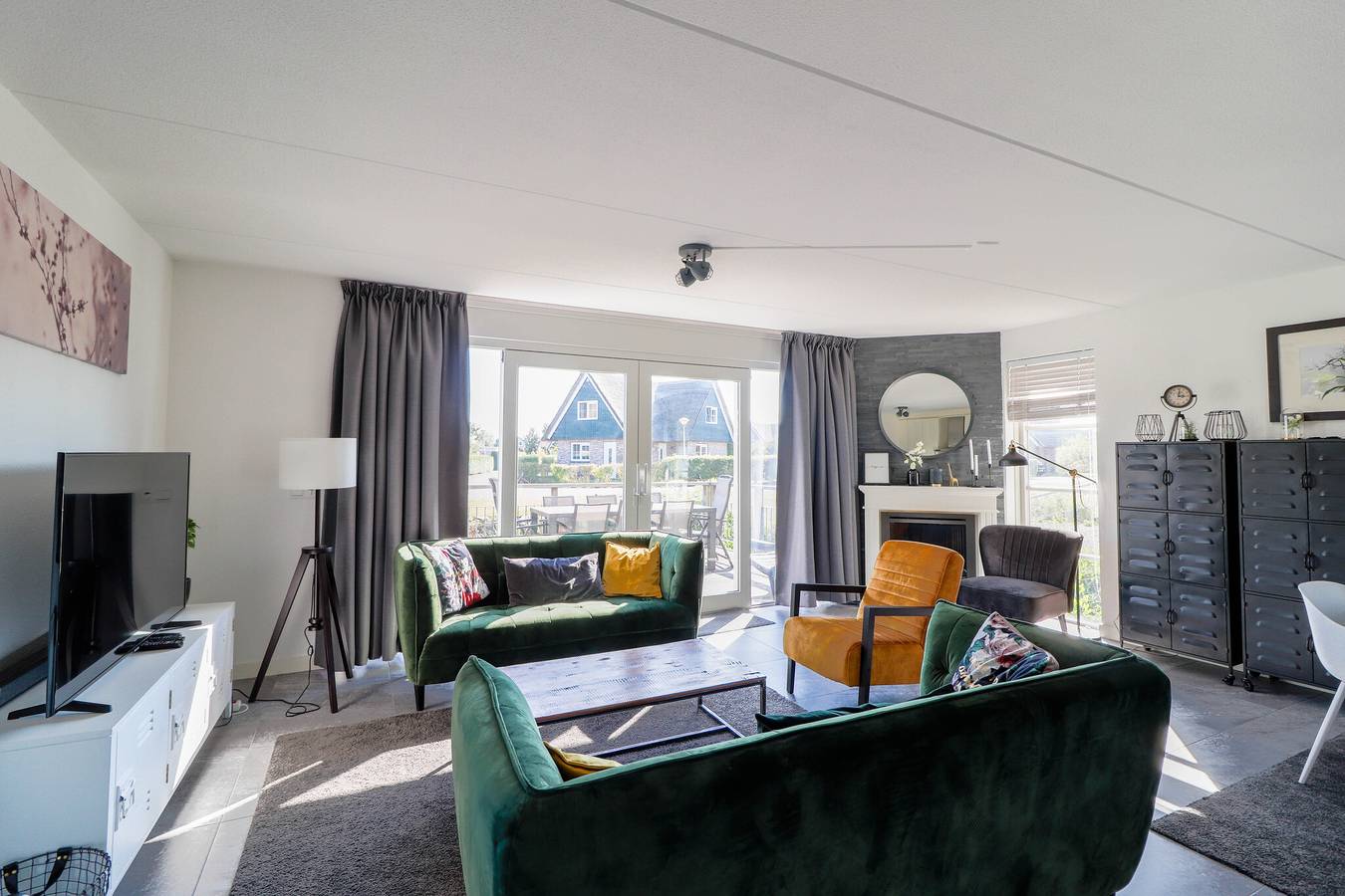 Beach Resort Makkum — Vissersvilla Deluxe with Sauna, Whirlpool & Wellness hot tub - 8 people in Makkum, Lake Ijssel