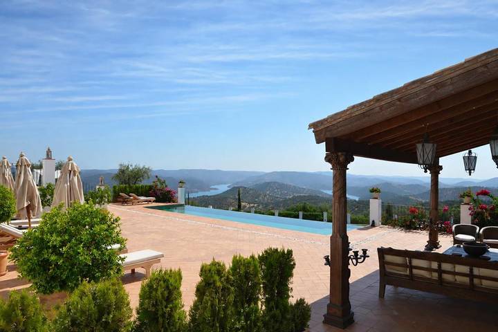 Hotel for 2 people, with garden and pool as well as view - 1