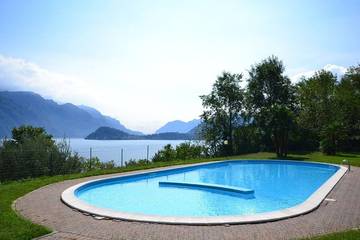 Ferienwohnung für 2 Personen, mit Terrasse und Pool in Gemeinde Menaggio