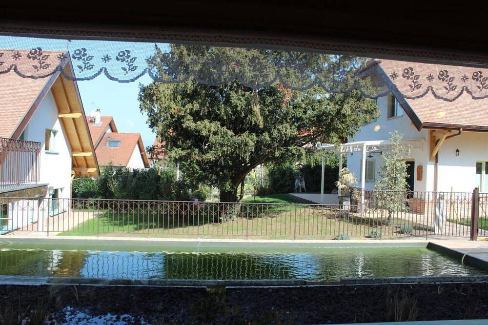 Superbe gîte ultra confort en éco-construction avec piscine à 800m de la plage in Brison-Saint-Innocent, Région de Chambéry