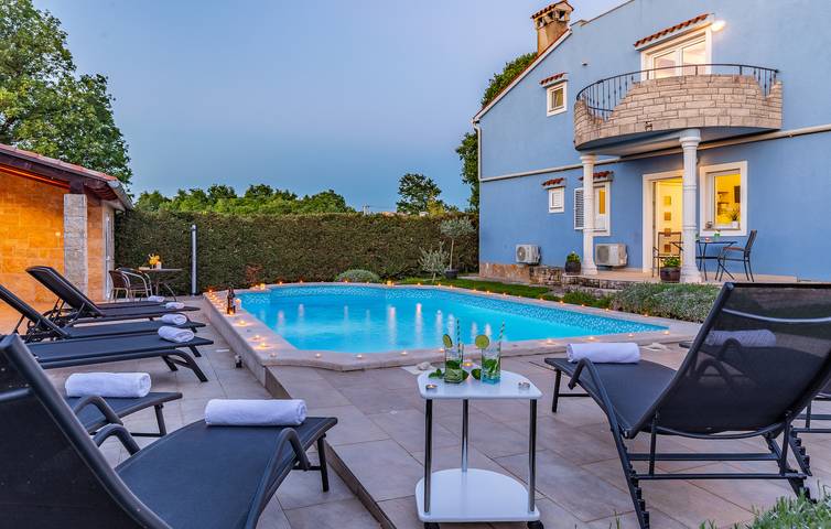 Location de vacances pour 12 personnes, avec piscine, animaux acceptés à Svetvinčenat - 3