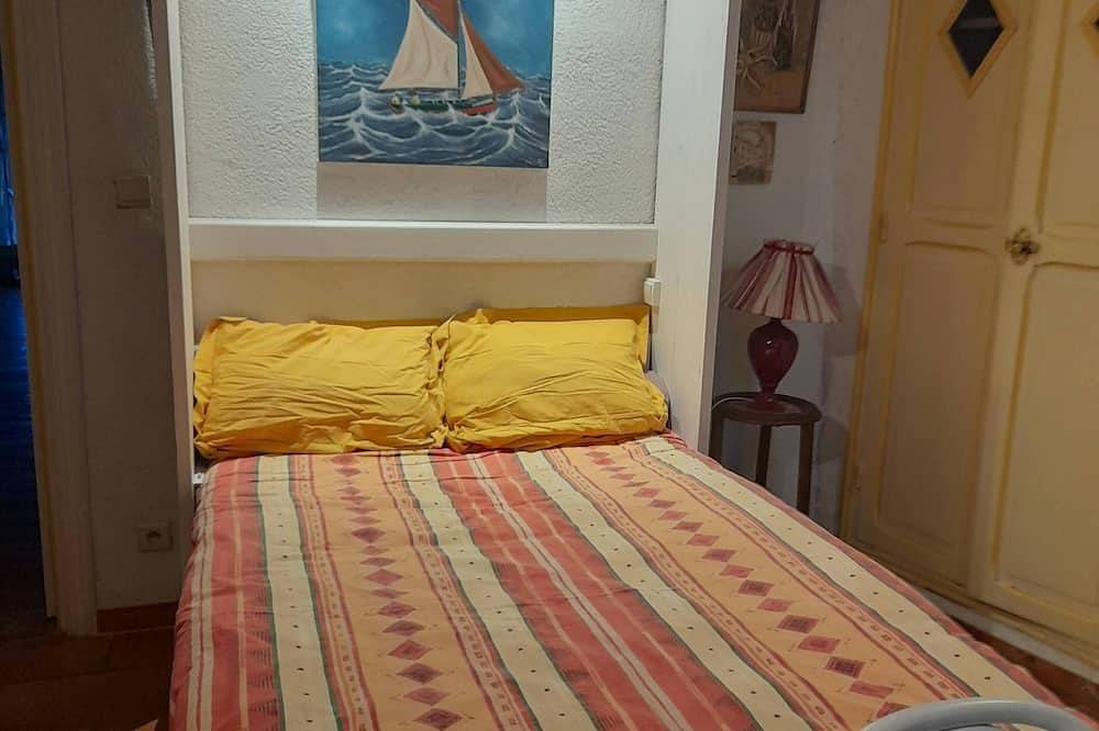 Casa tranquila inusual vista excepcional del estanque, estacionamiento privado, clasificado 3 * in Saint-Chamas, Istres region