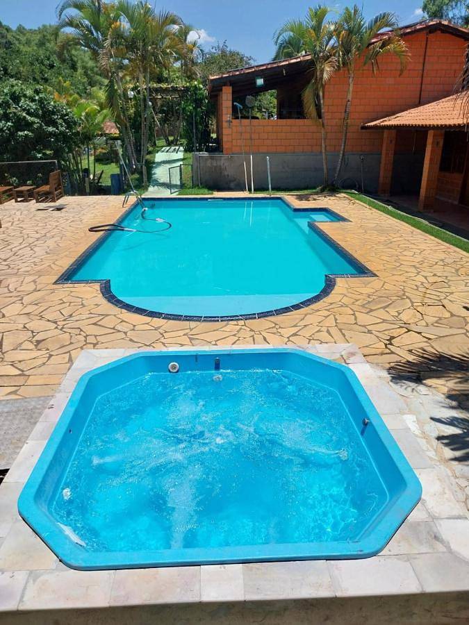 Casas e apartamentos de temporada para 35 pessoas, com vista e piscina e ainda vista para o lago, com animais de estimação em Mairinque