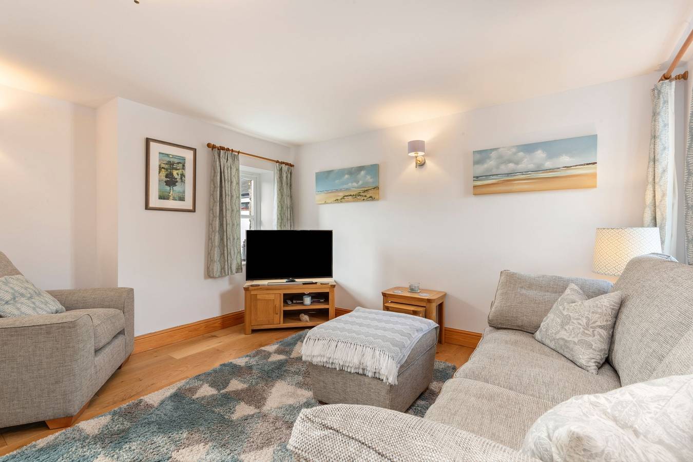 Two Hoots - Peaceful Cottage, Rural views in Pembrokeshire