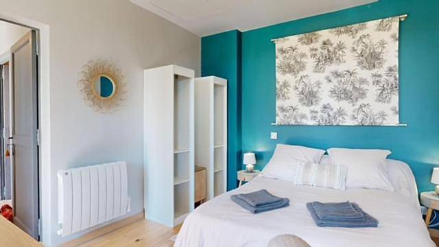Chambre d’hôte pour 2 personnes, avec Terrasse et Jardin ainsi que Piscine et Vue à Castels