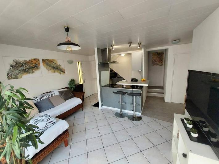 Location de vacances pour 12 personnes, avec Balcon ainsi que Terrasse et Vue à Cergy