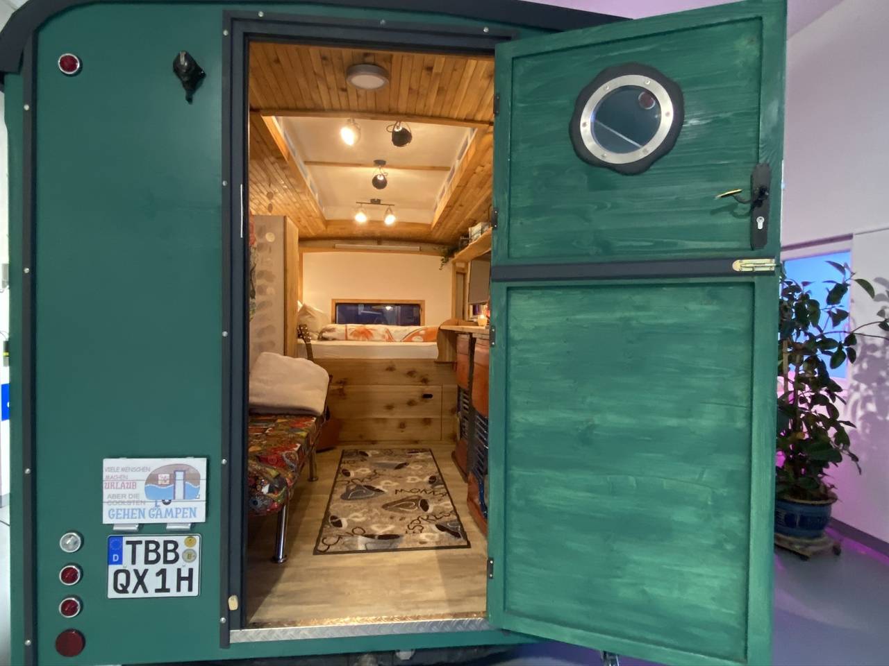 Ganze Wohnung, Tauber Glamping Mobil - Glamping Mobil (12qm) auf einer Obstbaumwiese in absoluter Alleinlage in Tauberbischofsheim, Stuttgart Region