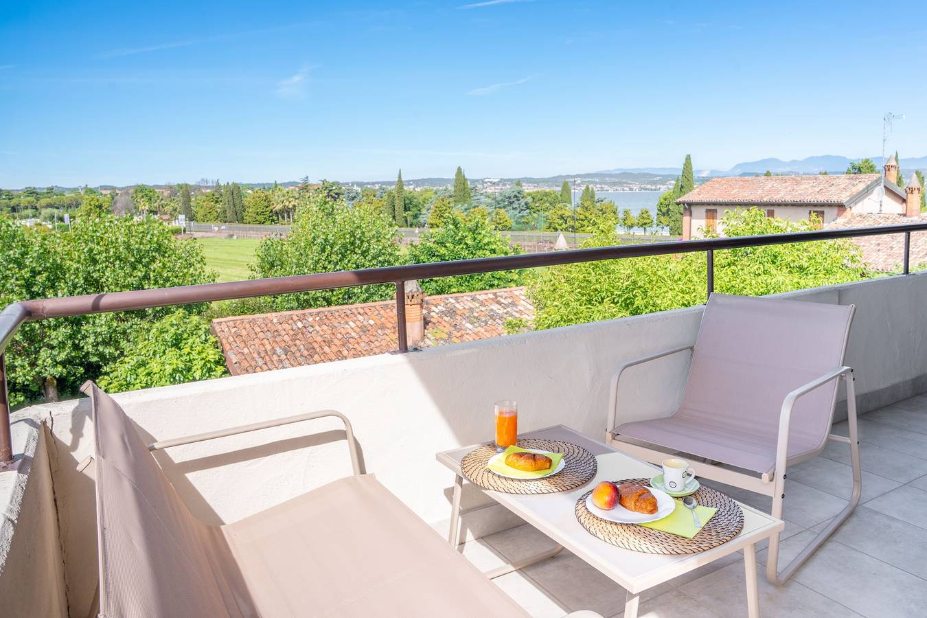 Appartement entier, Neela Apartment in Rivoltella del Garda, Desenzano del Garda