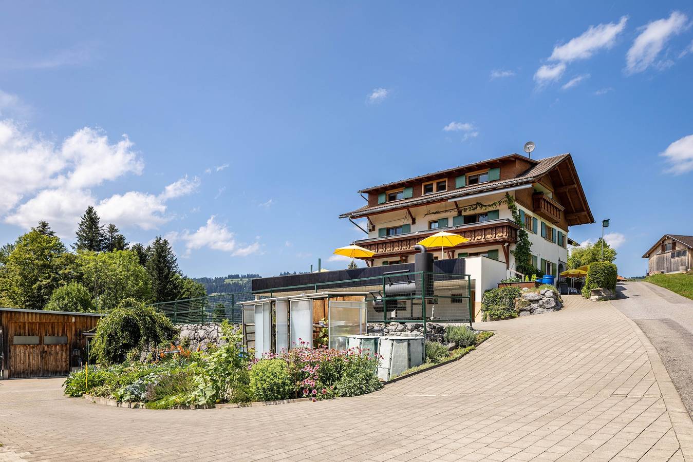 Ganze Wohnung, Apartment 'Kojen' mit Bergblick, Gemeinschaftsgarten und Wlan in Krumbach (Vorarlberg), Bodensee-Vorarlberg