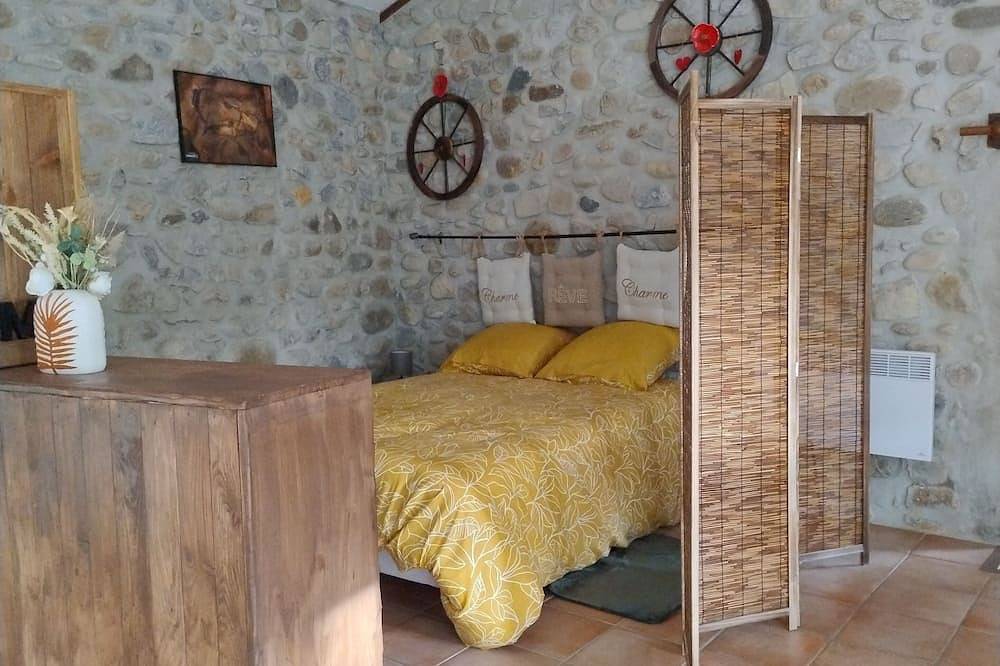 Gîte en pierre avec Spa \"Lou Caladou\". in Vallon-Pont-d'Arc, Ardèche