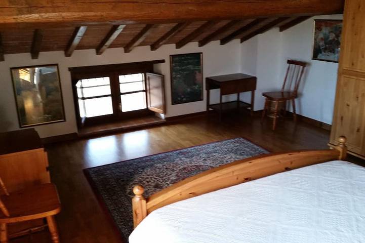 Appartamento intero, Panicale - Appartamento in vecchia casa colonica, campagna tranquilla, piscina, vista sul lago. in Panicale, Lago Trasimeno
