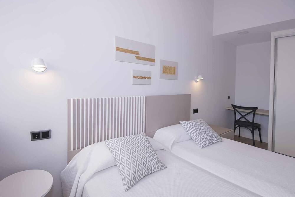 Entire apartment, Adosado-duplex Marea Baja 3 ; Zona Playa, Ideal Familias, Parejas y Amigos in Poo de Llanes, Llanes