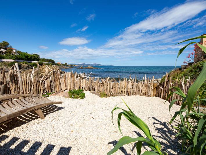 Ferienhaus für 6 Personen, mit Terrasse und Garten in Frejus - 4