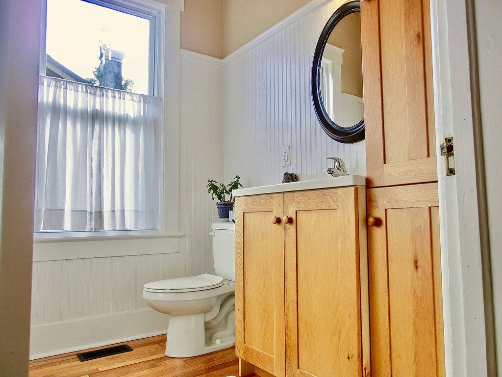 Geliebt und gepflegt! Neu renovierter moderner Bungalow! in Brevard, Transylvania County