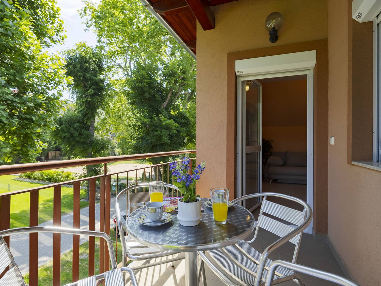 Ganze Wohnung, Catalpa in Balatonföldvar, Plattensee Südufer