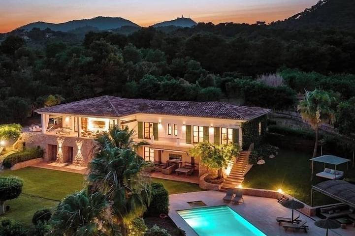 Finca mit Hund für 10 Personen, mit Balkon und Whirlpool sowie Garten in Portocolom