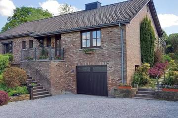 Location de vacances pour 5 personnes, avec balcon et jardin dans Champlon