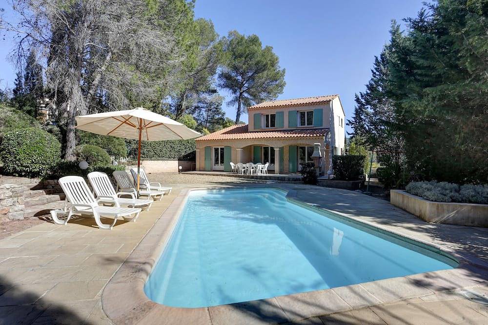 Villa pour 8 Personnes dans Roquebrune-sur-Argens, Région de Draguignan