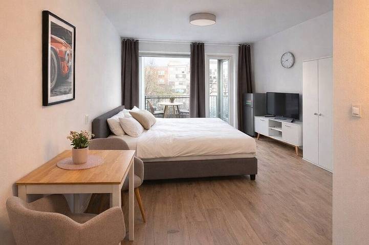 Ganze Wohnung, 1A-Lage Aachener Str.: Cafés, Park und Stadt! in Köln, Rheinland
