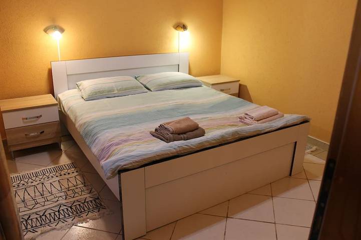 Ferienwohnung für 4 Personen, mit Terrasse in Bar