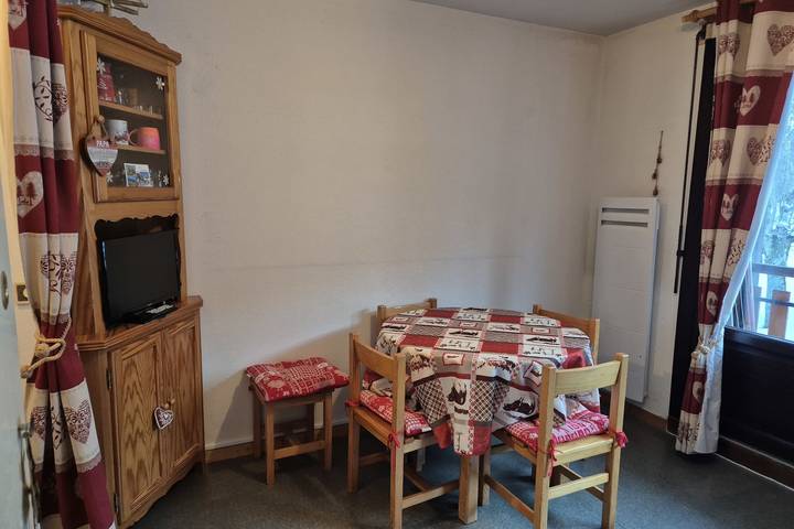 Gîte pour 4 personnes, avec balcon, adapté aux familles dans Station de la Feclaz le Revard - 3