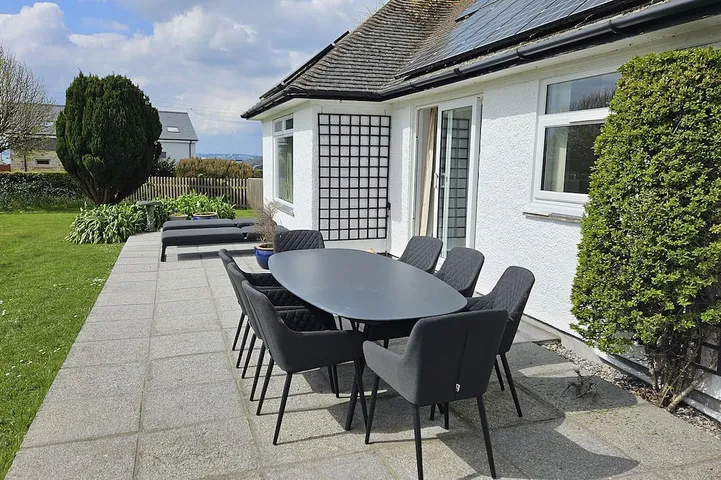Heathfield - a holiday home that sleeps 8 guests in 4 bedrooms in St Mawes, Cornwall