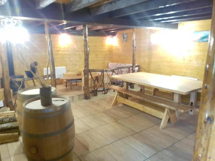 Location de vacances pour 11 personnes, avec Terrasse ainsi que Jardin et Vue à Saligos